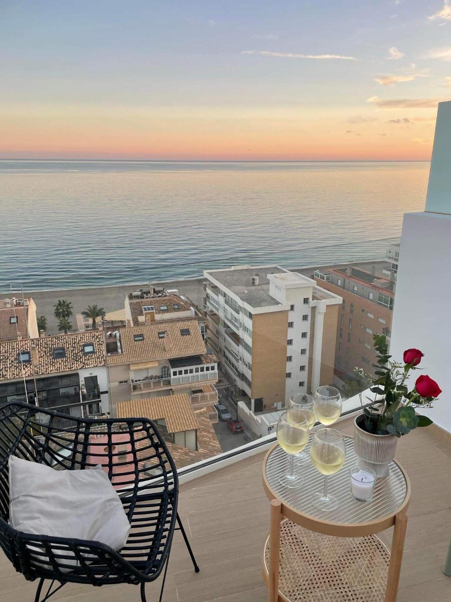 Panoramic Seaview Penthouse The Wave Apartment ฟูเอนฮิโรลา ภายนอก รูปภาพ