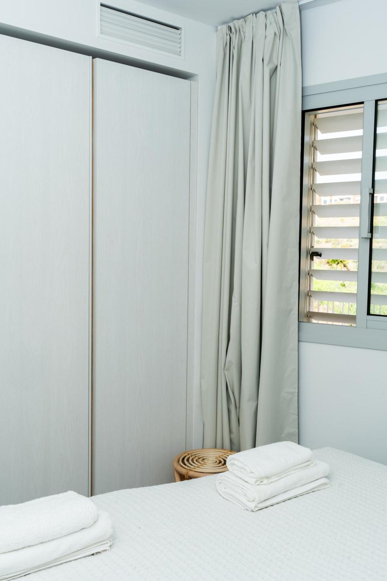 Panoramic Seaview Penthouse The Wave Apartment ฟูเอนฮิโรลา ภายนอก รูปภาพ