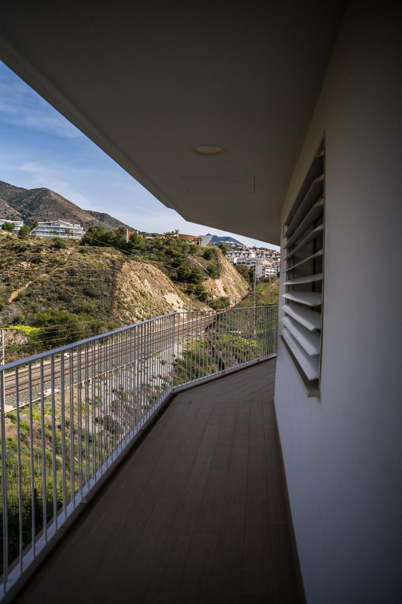 Panoramic Seaview Penthouse The Wave Apartment ฟูเอนฮิโรลา ภายนอก รูปภาพ