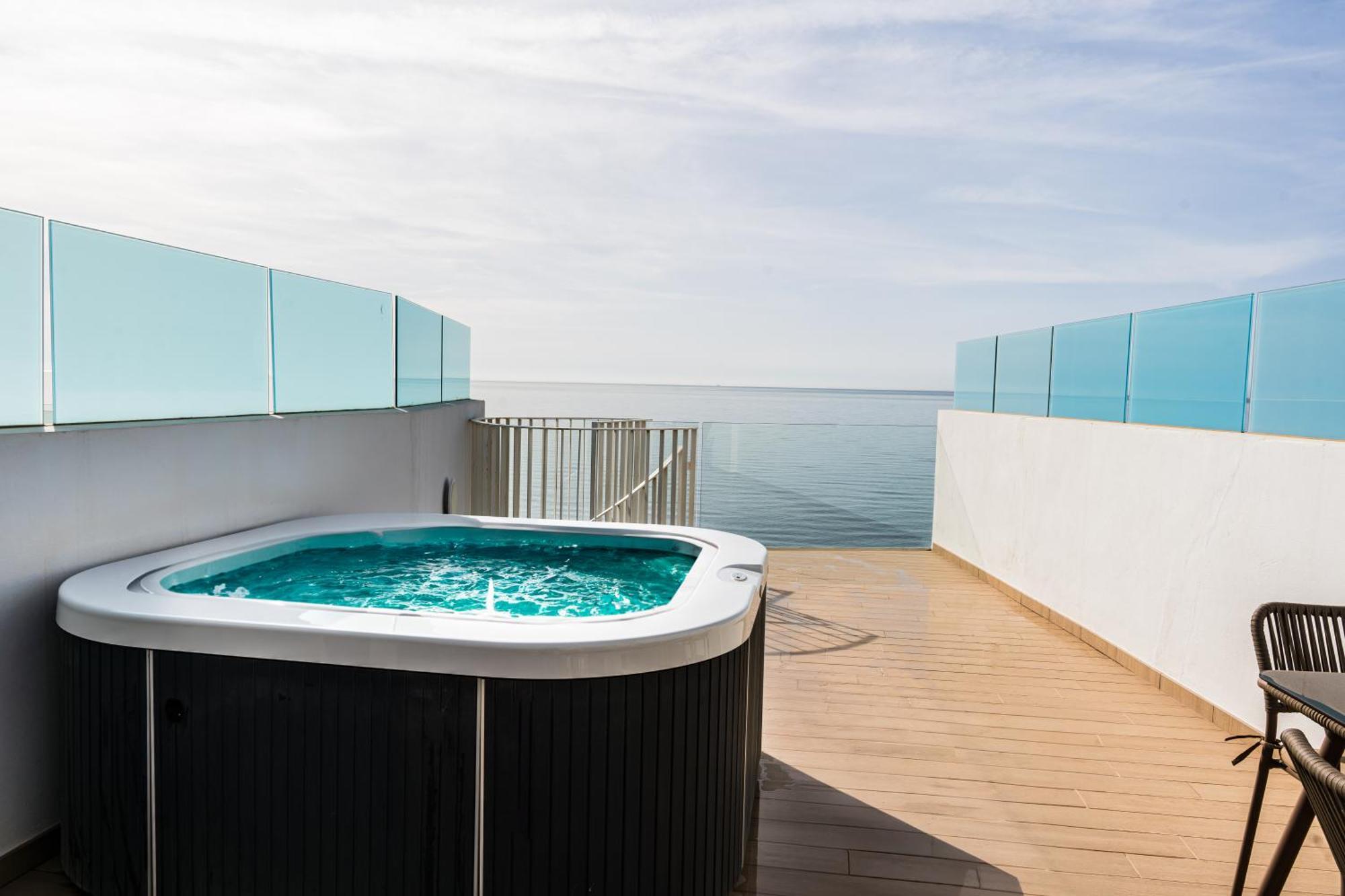 Panoramic Seaview Penthouse The Wave Apartment ฟูเอนฮิโรลา ภายนอก รูปภาพ