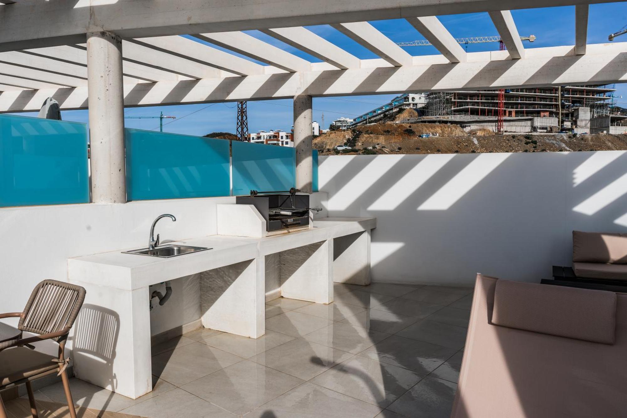 Panoramic Seaview Penthouse The Wave Apartment ฟูเอนฮิโรลา ภายนอก รูปภาพ
