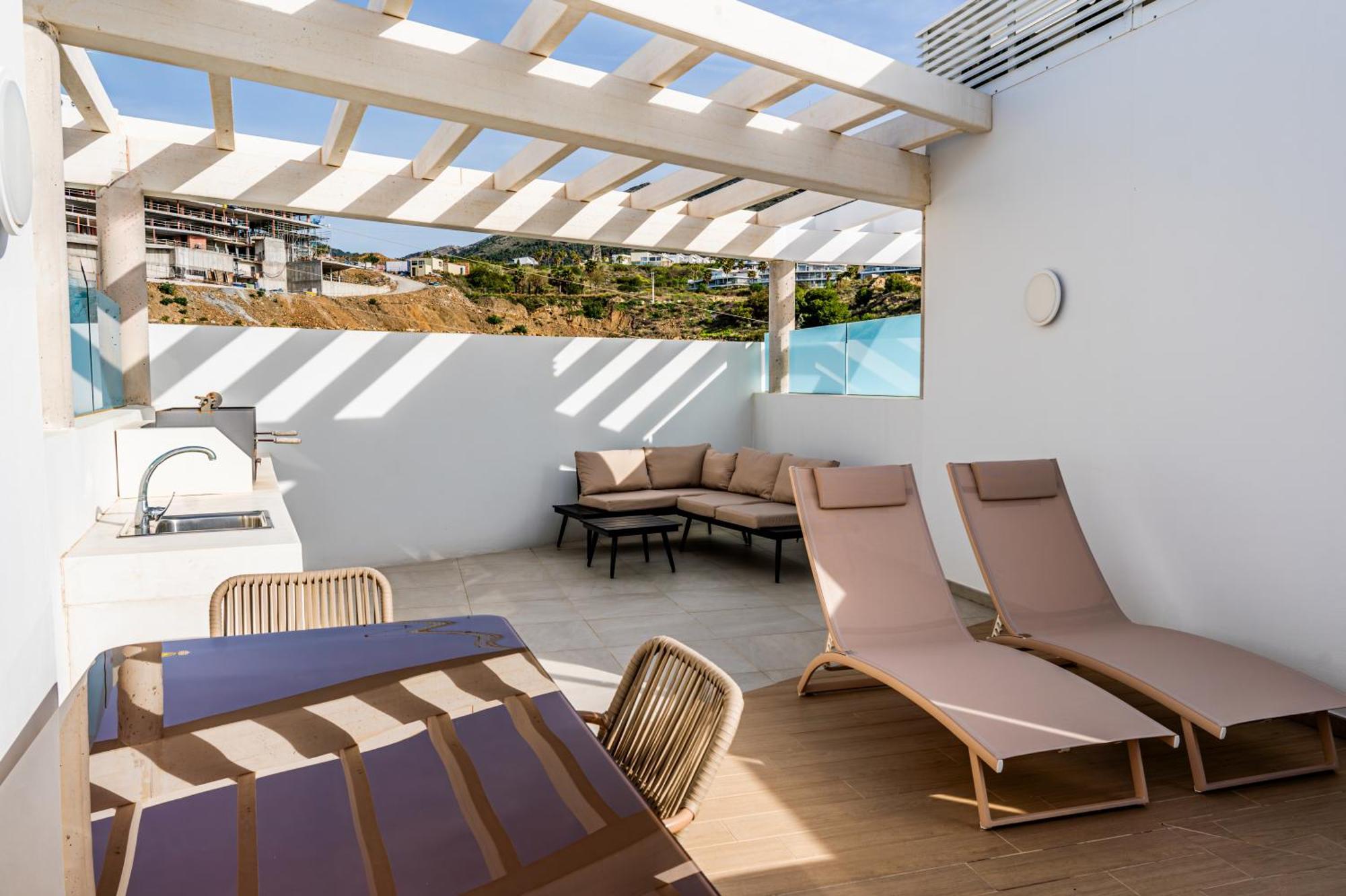 Panoramic Seaview Penthouse The Wave Apartment ฟูเอนฮิโรลา ภายนอก รูปภาพ